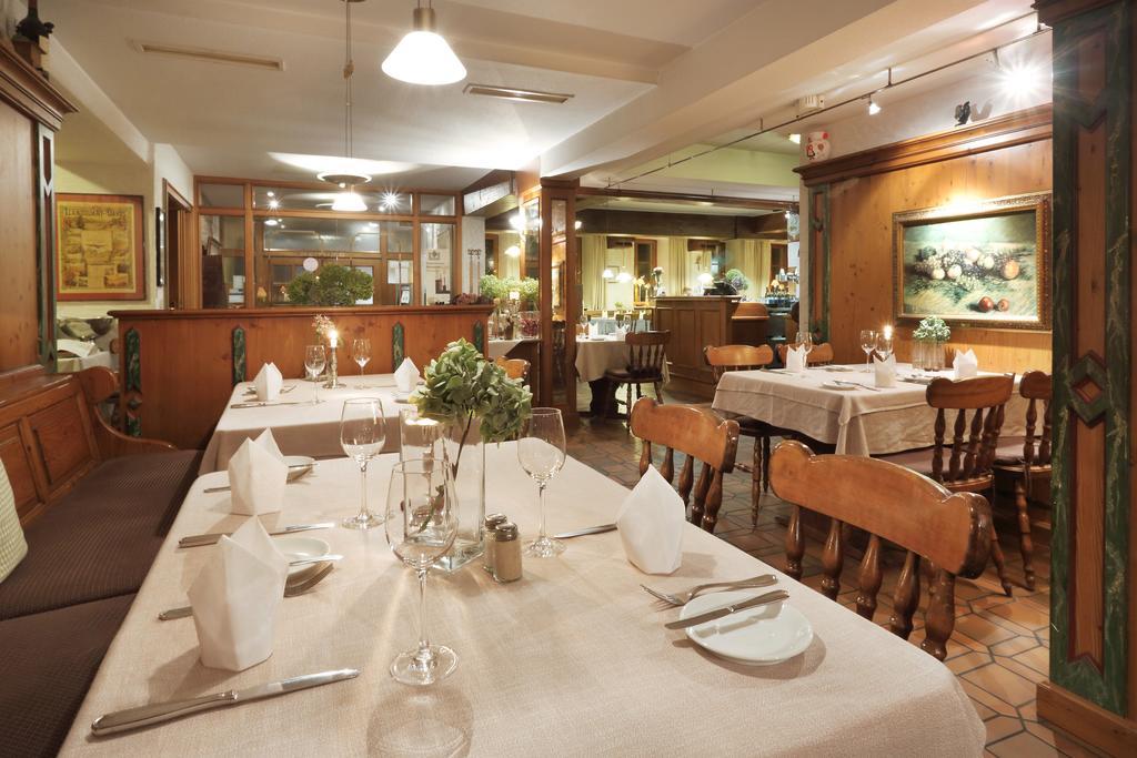 Hotel-Restaurant Roter Ochsen Lauchheim Εξωτερικό φωτογραφία