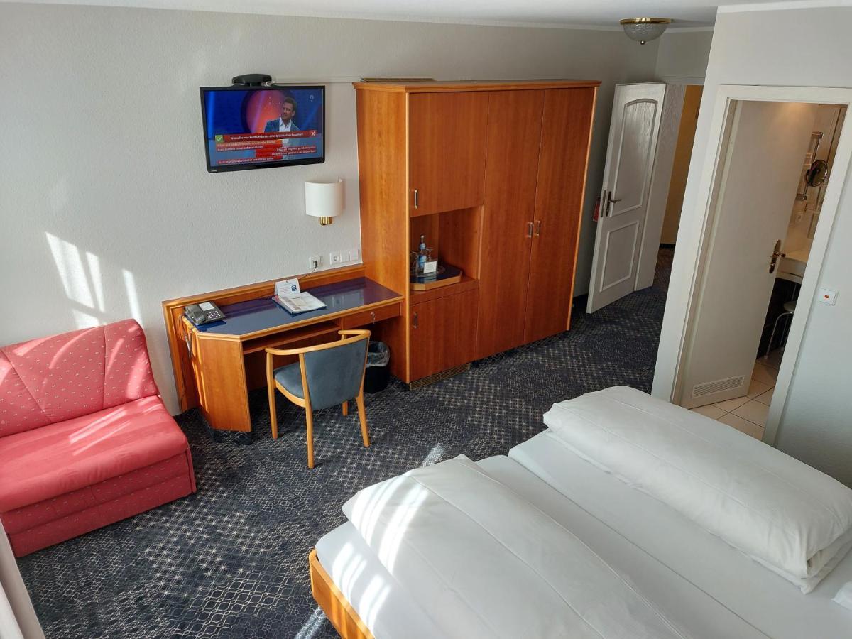Hotel-Restaurant Roter Ochsen Lauchheim Εξωτερικό φωτογραφία