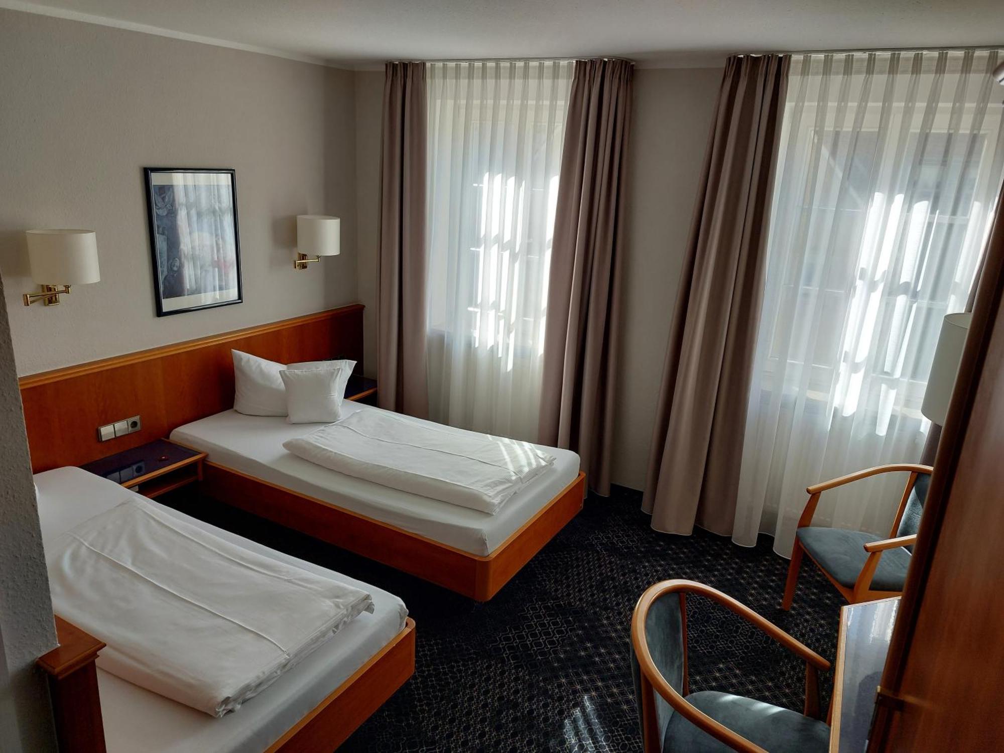 Hotel-Restaurant Roter Ochsen Lauchheim Εξωτερικό φωτογραφία