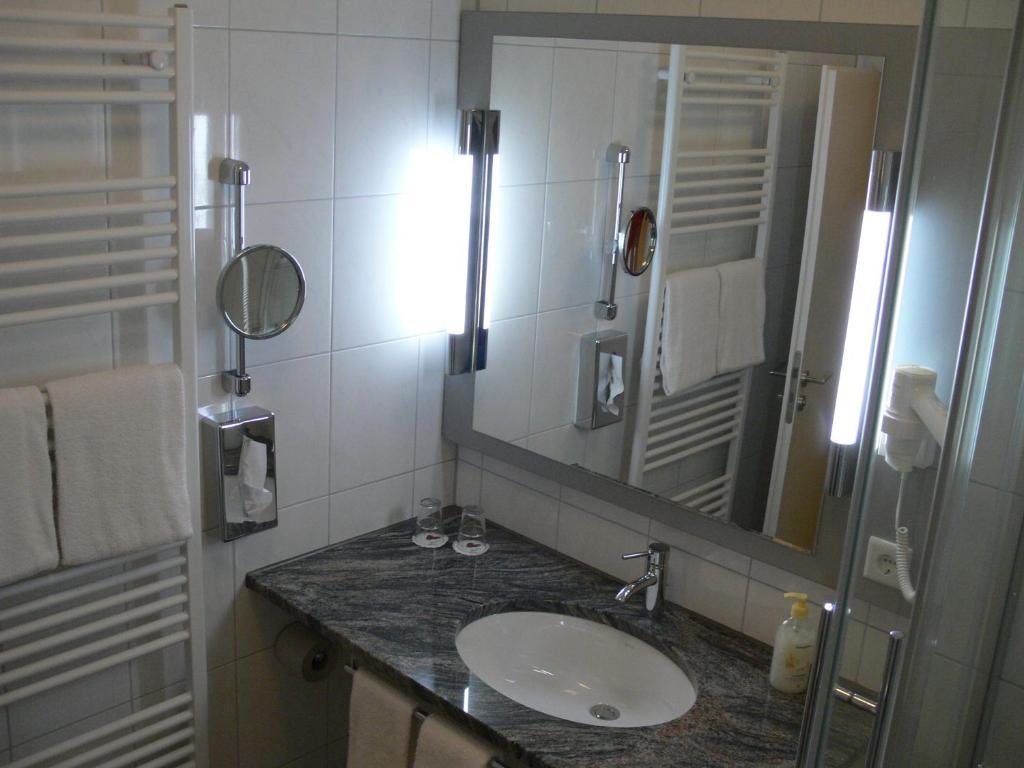 Hotel-Restaurant Roter Ochsen Lauchheim Δωμάτιο φωτογραφία