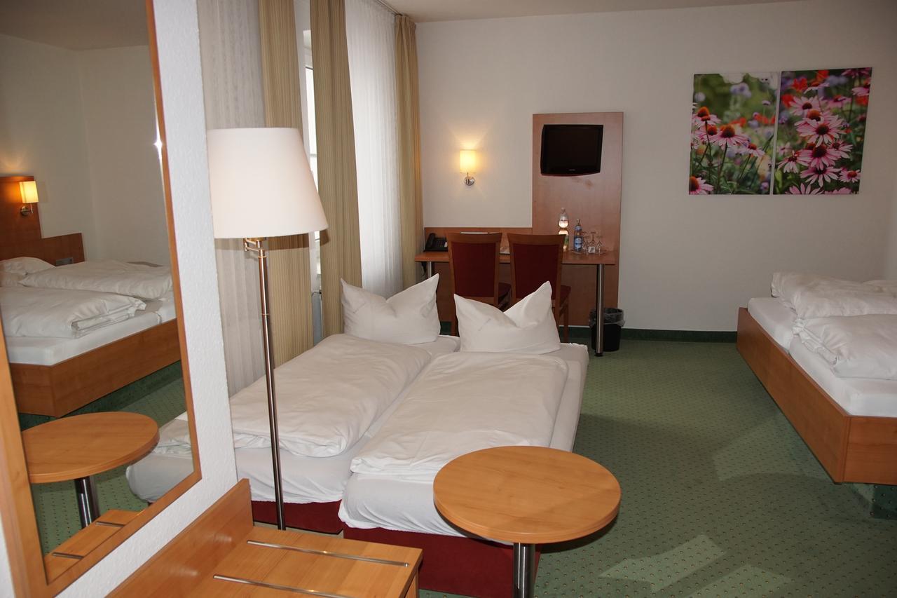 Hotel-Restaurant Roter Ochsen Lauchheim Εξωτερικό φωτογραφία