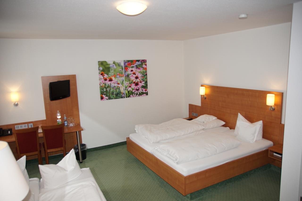 Hotel-Restaurant Roter Ochsen Lauchheim Εξωτερικό φωτογραφία